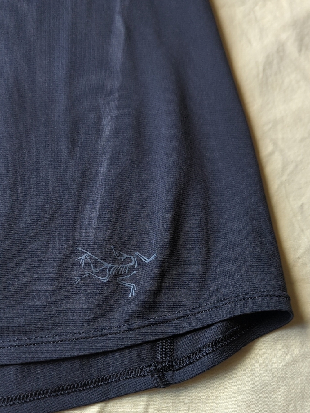 M Arc'teryx Tank - Picture 3 of 7